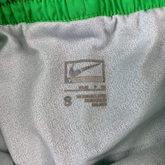 Nike Shorts Womens Small Green Athletic Running Activewear Gym Hiking Casual - Picture 3 of 12